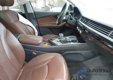 2018 Audi Q7 3.0T Premium from USA, damaged, VIN WA1LAAF7XJD038585